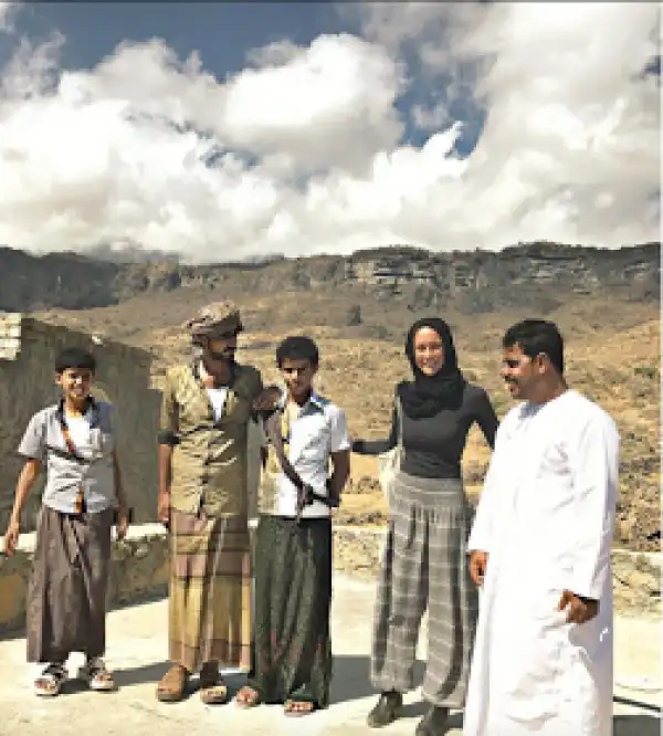 See Photo Of 27-Year-Old lady Who Is The First Woman To Visit Every Country In The World